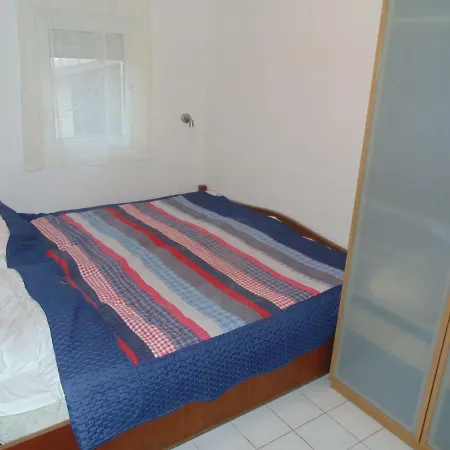 Ivana Apartman Vir