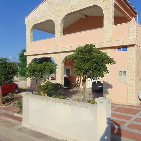 Ivana Apartment Vir